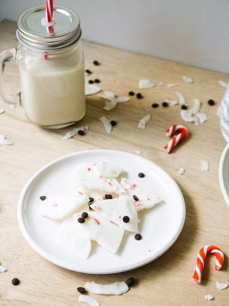 Peppermint and Coconut Bark Thins - Healthy easy recipe!